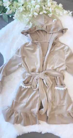 Beige luxury dressing gown with Lace detail
