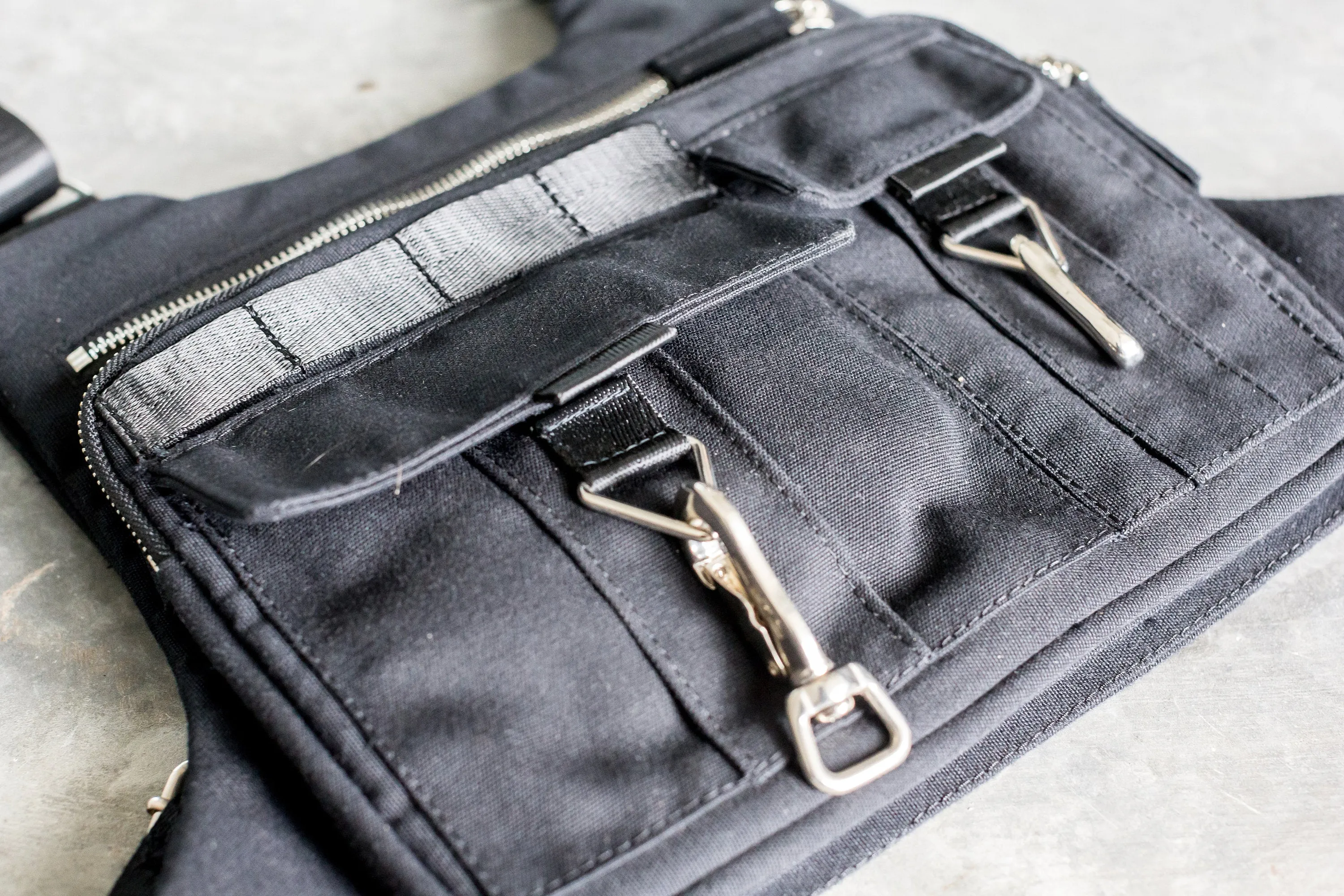 Duo Tech Unisex Chest Pack in Black Canvas