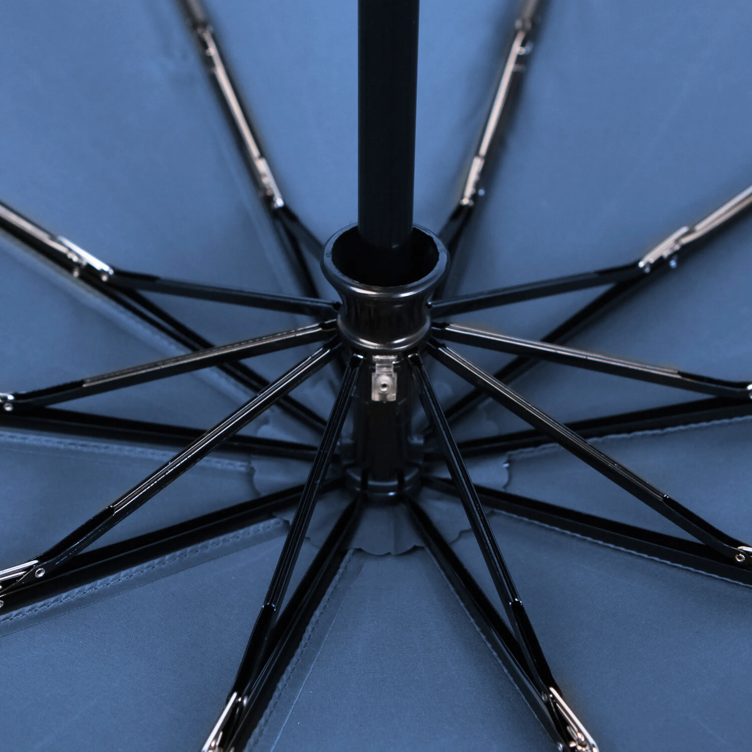 EVERYDAY | Umbrella with Never-Forget Carabiner Handle