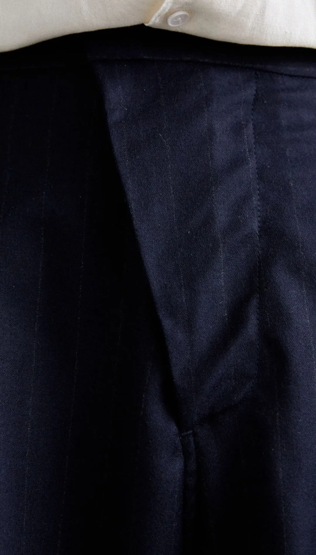 KNEE-LENGTH PINSTRIPES SHORTS