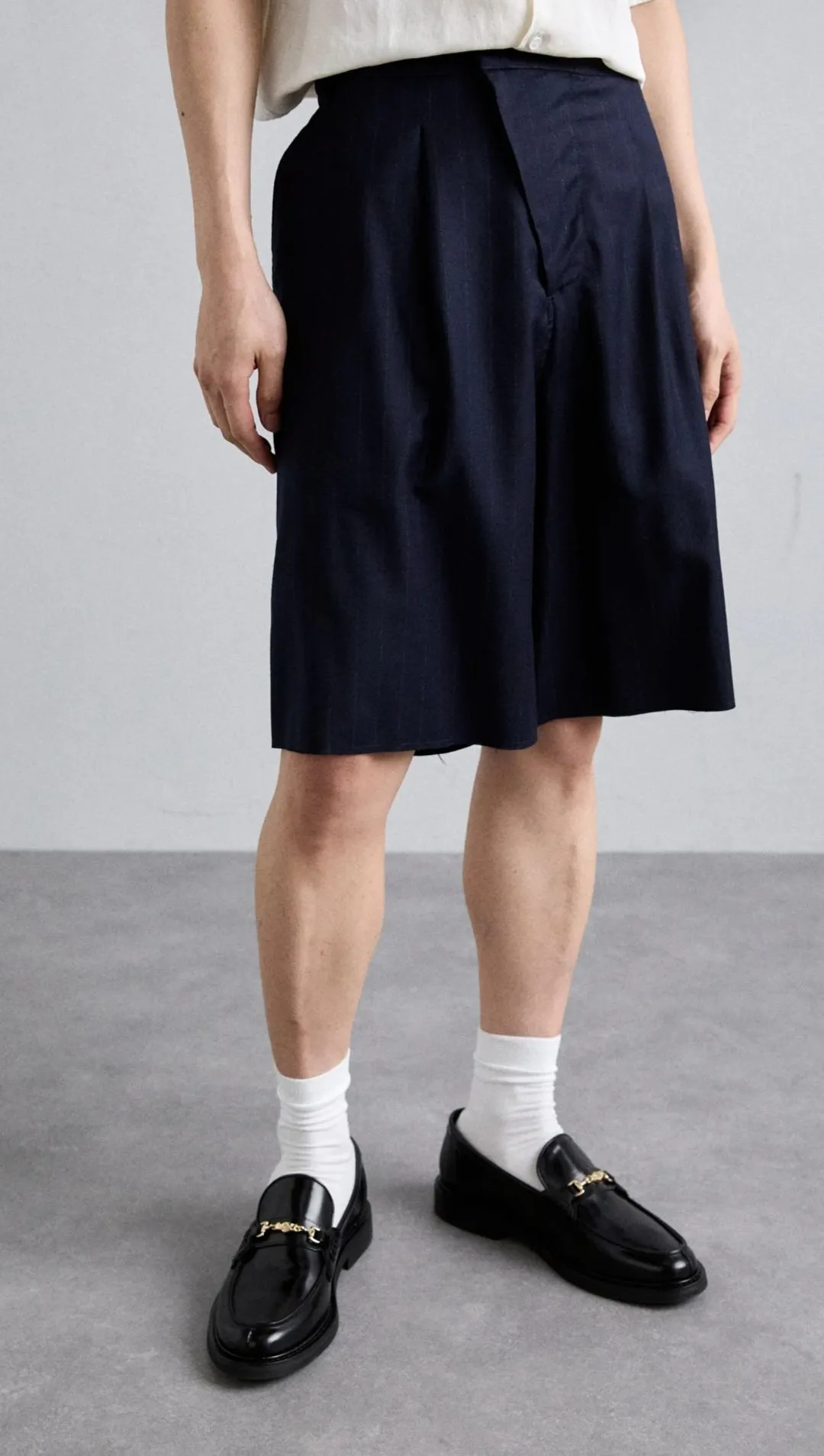 KNEE-LENGTH PINSTRIPES SHORTS