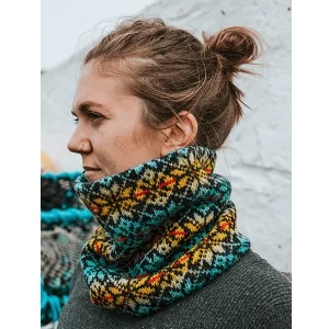 Radiant Star Cowl by Ella Gordon in J&S 2ply