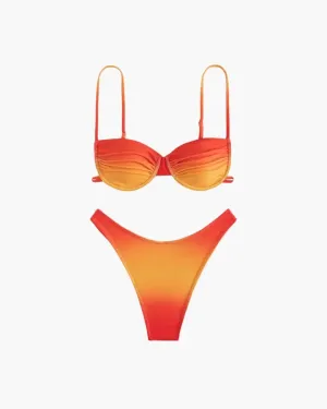 Vaila – Striking gradient hues – Gradient-printed bikini