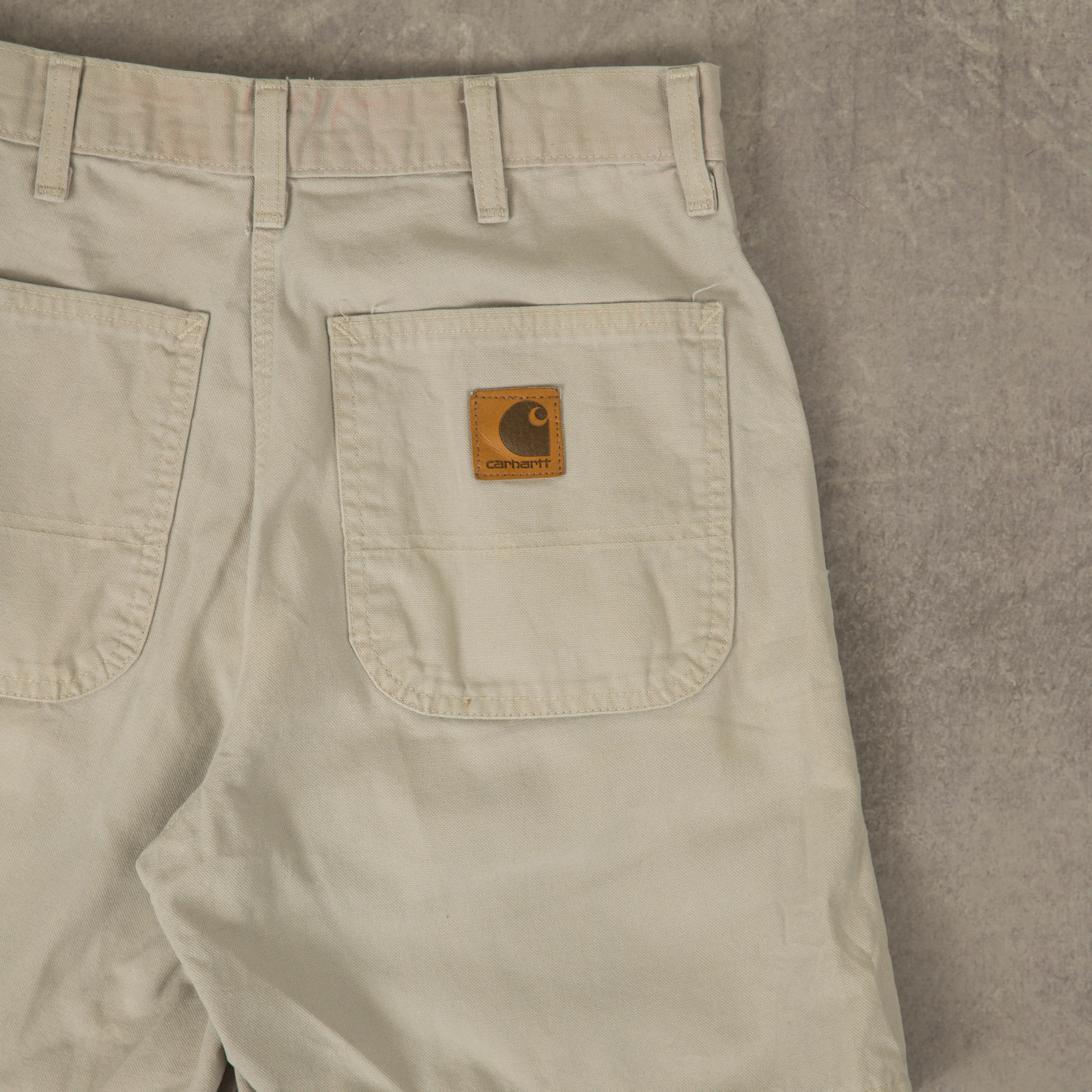 WOMEN'S VINTAGE CARHARTT SINGLE KNEE SHORTS - W30
